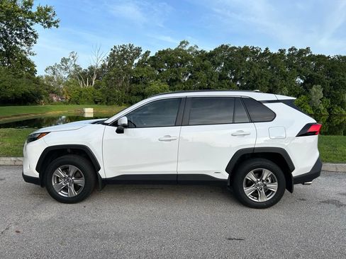 Used 2024 Toyota RAV4 XLE AWD/4WD image 3