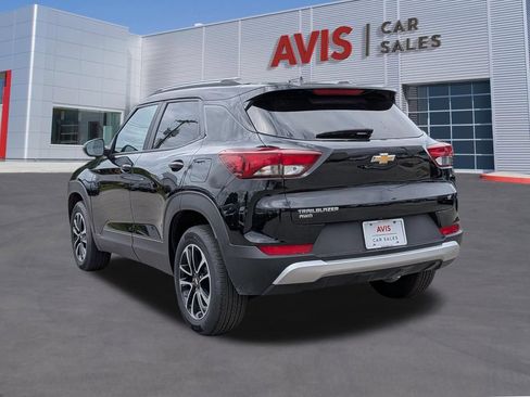 Used 2025 Chevrolet TrailBlazer LT AWD/4WD image 9