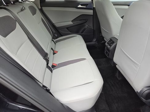 Used 2024 Volkswagen Taos SE w/ Panoramic Sunroof Package AWD/4WD image 29