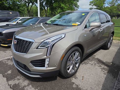 Used 2023 Cadillac XT5 Premium Luxury w/ Technology Package AWD/4WD image 10