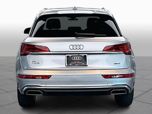 Used 2023 Audi Q5 2.0T Premium w/ Convenience Package image 4