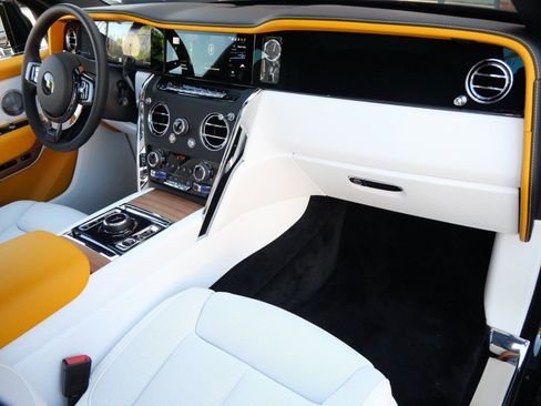 New 2026 Rolls-Royce Cullinan AWD/4WD image 18