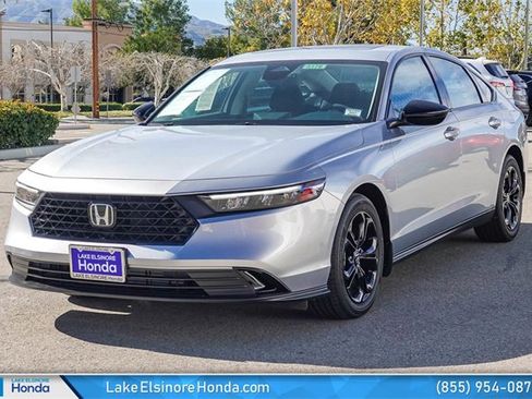 Certified 2025 Honda Accord SE image 4