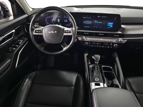 Used 2025 Kia Telluride LX FWD image 17