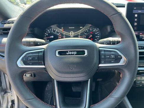 Certified 2025 Jeep Compass Trailhawk AWD/4WD image 14