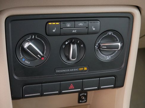 Used 2015 Volkswagen Beetle R-Line image 24