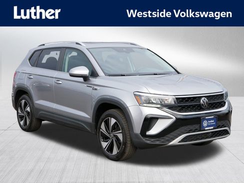 Certified 2024 Volkswagen Taos SE w/ Panoramic Sunroof Package image 1