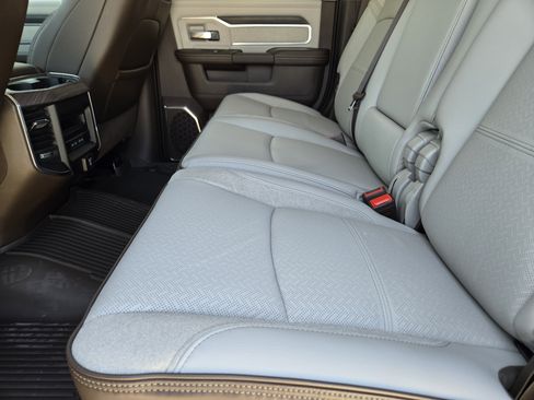 New 2026 RAM 2500 Laramie AWD/4WD image 21