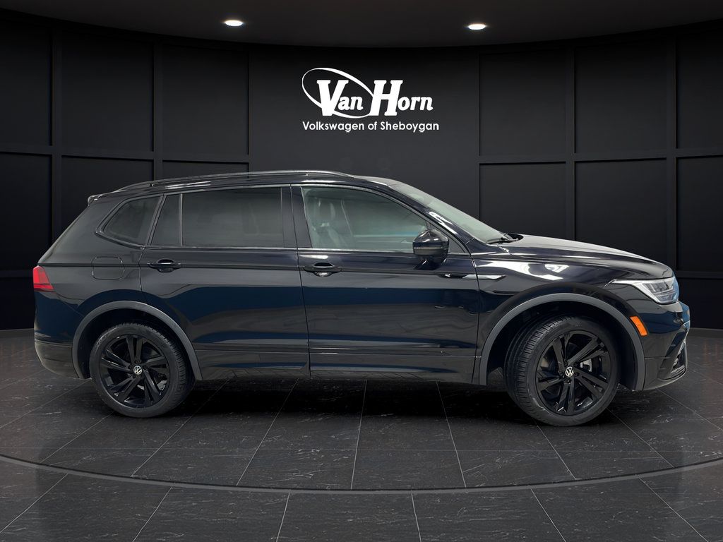 Used 2024 Volkswagen Tiguan SE R-Line AWD/4WD image 8