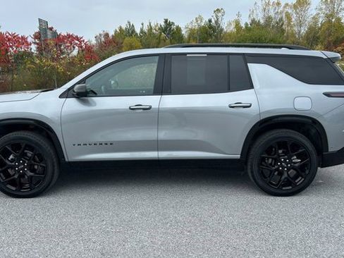 Certified 2024 Chevrolet Traverse RS w/ LPO, Floor Liner Package image 9