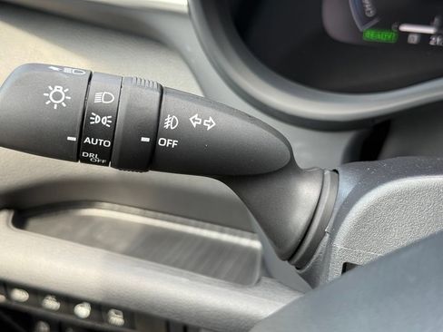 New 2026 Toyota Sienna Platinum AWD/4WD image 17