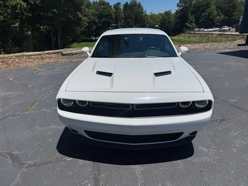 Used 2018 Dodge Challenger SXT Plus RWD image 8