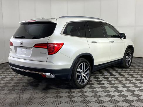 Used 2018 Honda Pilot Touring image 9