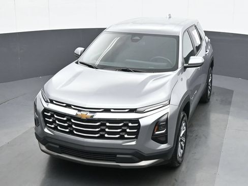 Used 2026 Chevrolet Equinox LT AWD/4WD image 16