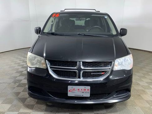 Used 2016 Dodge Grand Caravan SXT image 4