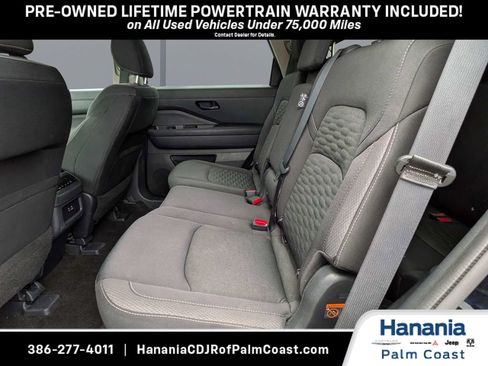 Used 2025 Nissan Pathfinder SV AWD/4WD image 14