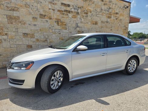 Used 2012 Volkswagen Passat 2.5 S FWD image 2