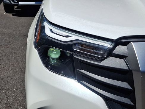 Certified 2025 Subaru Forester Premium image 10