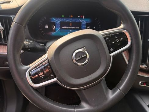 Certified 2023 Volvo XC60 B5 Plus w/ Climate Package AWD/4WD image 13