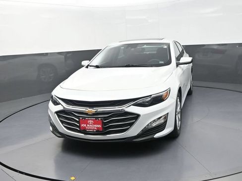 Used 2024 Chevrolet Malibu LT FWD image 2