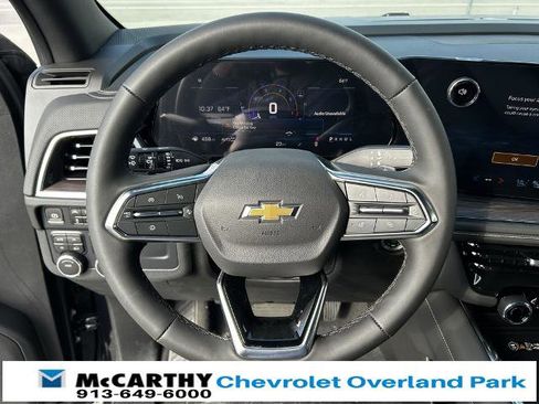 New 2025 Chevrolet Suburban Premier image 9