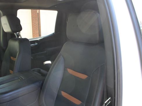 Used 2021 GMC Sierra 1500 AT4 w/ AT4 Preferred Package image 8