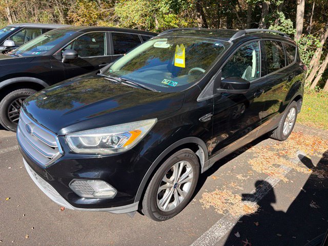 Used 2017 Ford Escape SE w/ Equipment Group 201A AWD/4WD image 3