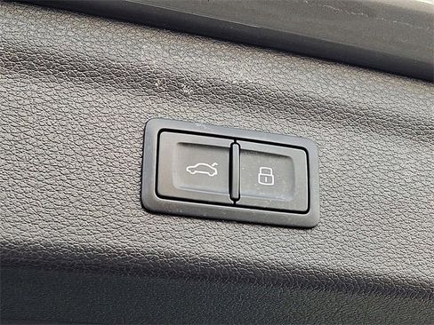 Used 2024 Audi Q3 2.0T Premium image 30