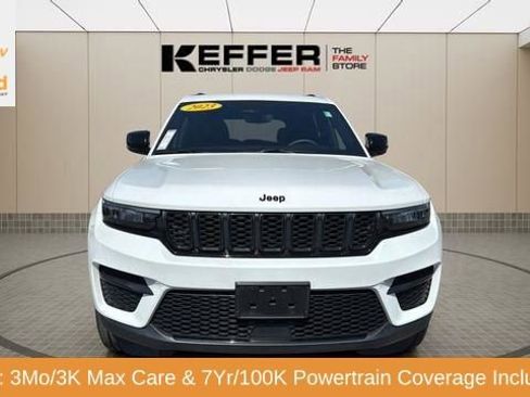 Certified 2023 Jeep Grand Cherokee Altitude AWD/4WD image 12