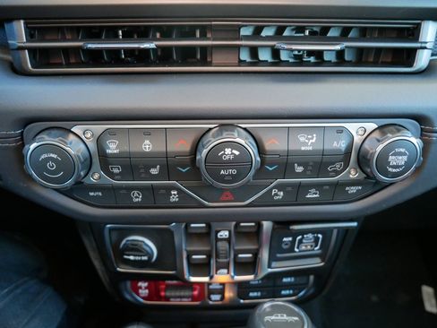 New 2026 Jeep Gladiator Rubicon w/ Safety Group image 18