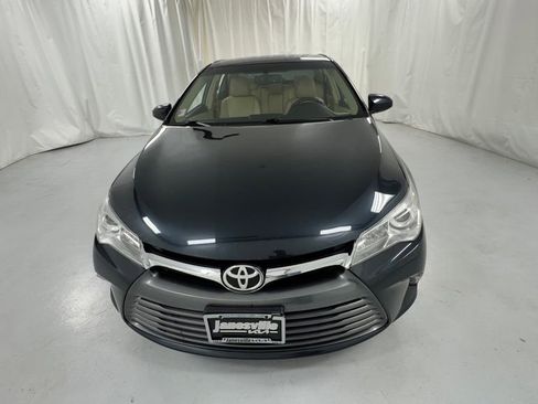 Used 2015 Toyota Camry XLE w/ Convenience Package FWD image 8