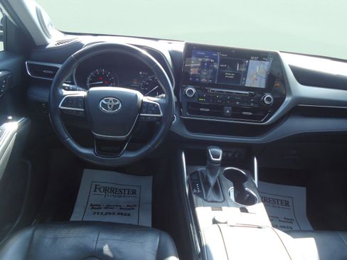 Used 2020 Toyota Highlander Platinum image 12