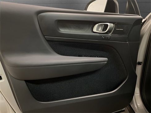 Used 2023 Volvo XC40 Recharge Ultimate w/ Protection Package Premier image 77