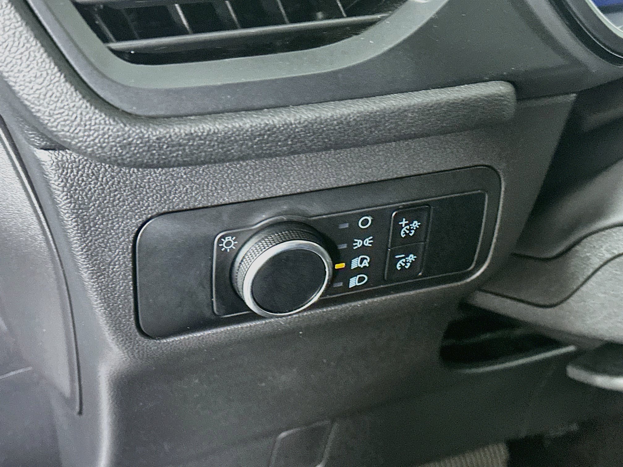 Used 2025 Ford Escape ST-Line FWD image 17