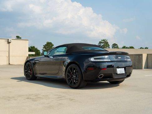 Used 2013 Aston Martin V8 Vantage Roadster RWD image 4