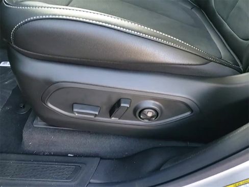 New 2025 Jeep Grand Cherokee L Altitude image 12