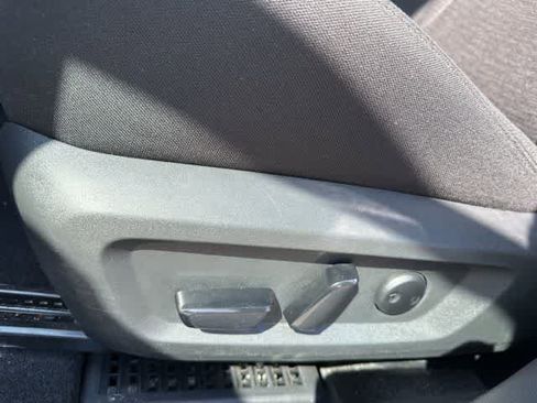 Used 2023 Nissan Rogue SV image 13