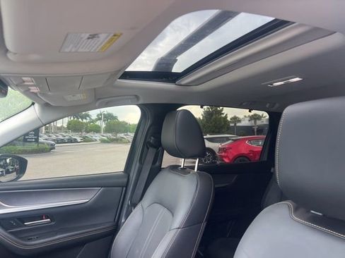 Used 2025 MAZDA CX-70 3.3 Turbo w/ Preferred Package AWD/4WD image 28