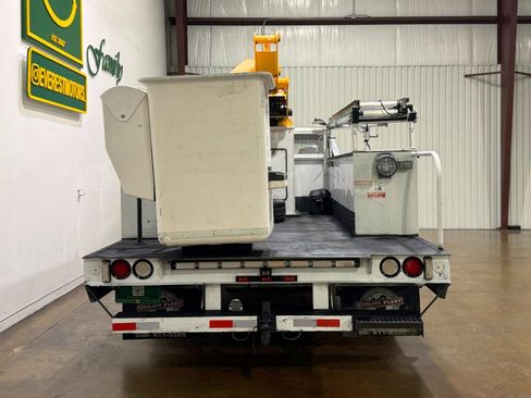 Used 2017 Ford F550 2WD SuperCab Super Duty image 7
