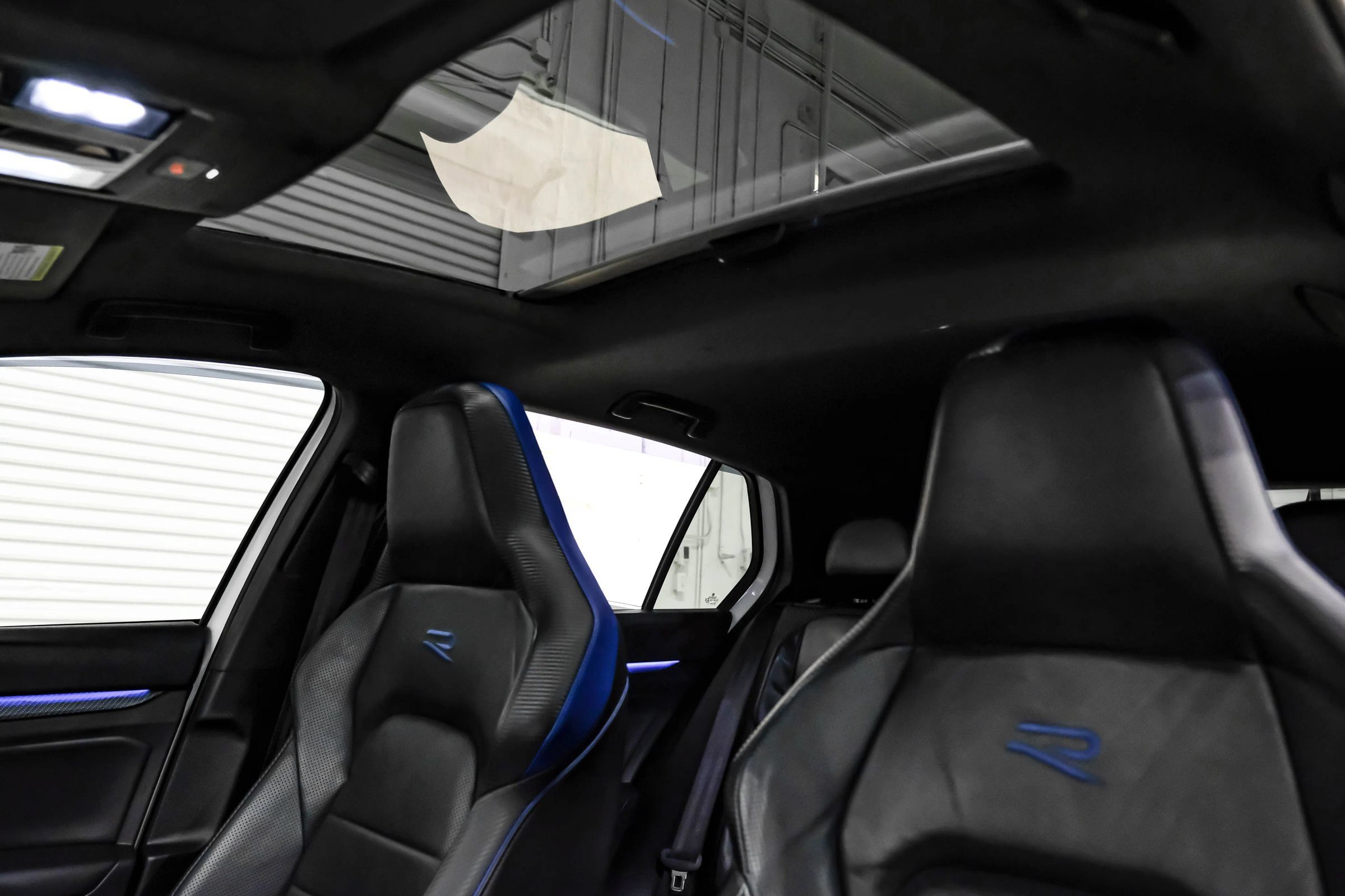 Used 2022 Volkswagen Golf R AWD/4WD image 29