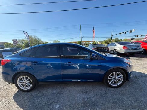 Used 2018 Ford Focus SE FWD image 5