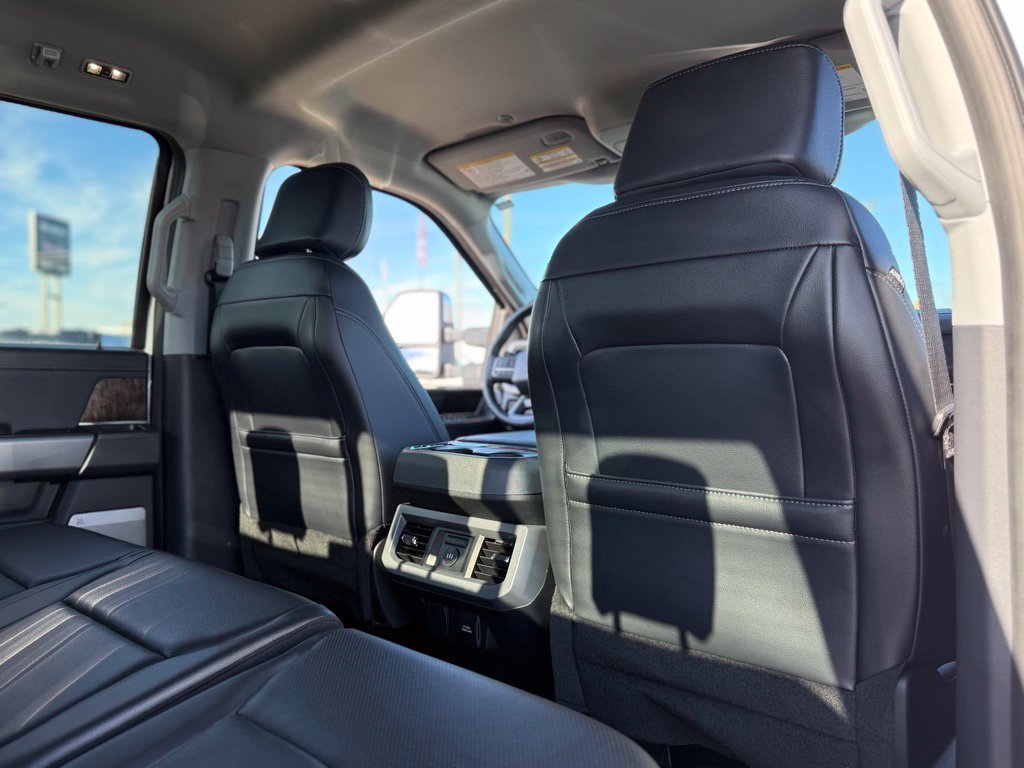 Used 2024 Ford F250 Lariat w/ Chrome Package AWD/4WD image 17