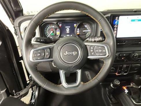 Used 2024 Jeep Wrangler Unlimited Sahara AWD/4WD image 13