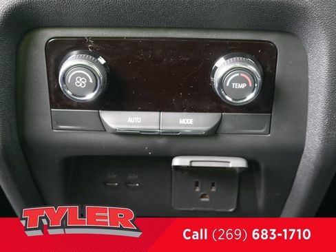 New 2026 Chevrolet Traverse LT w/ Driver Confidence Package AWD/4WD image 43