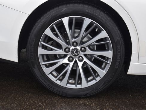 Used 2019 Lexus ES 350 w/ Premium Package image 40