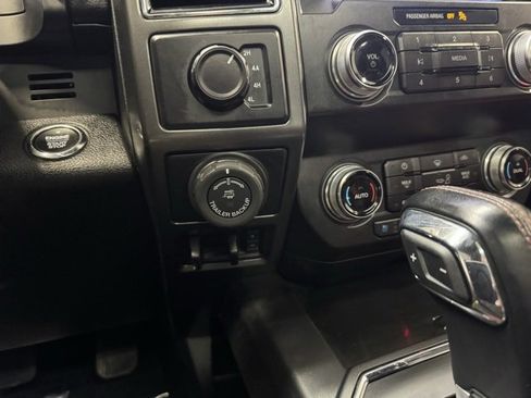 Used 2019 Ford F150 Lariat w/ Equipment Group 502A Luxury image 27