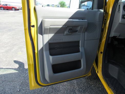 Used 2022 Ford E-350 and Econoline 350 Super Duty RWD image 22