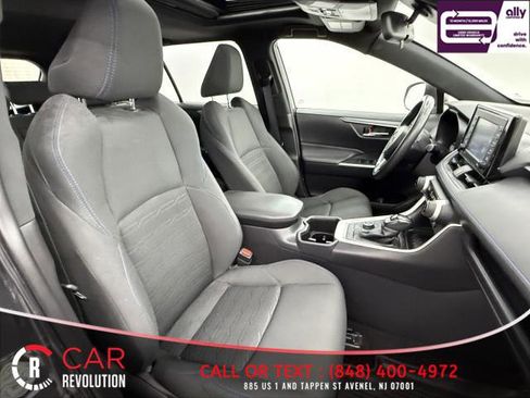 Used 2022 Toyota RAV4 SE w/ Convenience Package image 45