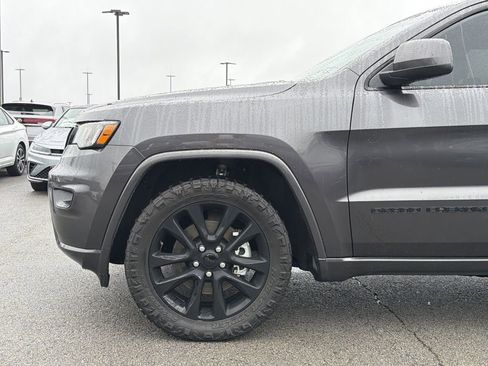 Used 2021 Jeep Grand Cherokee Laredo X image 6