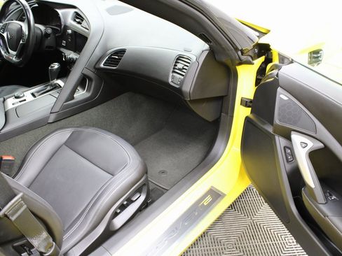 Used 2018 Chevrolet Corvette Z06 image 26